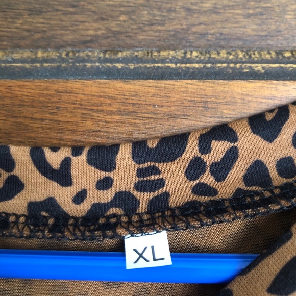 Cheetah print crop top - Picture 2 of 3